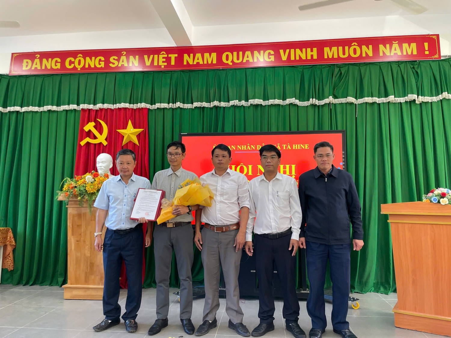 TRƯỜNG THCS NINH LOAN TỔ CHỨC HỘI NGHỊ CÔNG BỐ QUYẾT ĐỊNH BỔ NHIỆM PHÓ HIỆU TRƯỞNG